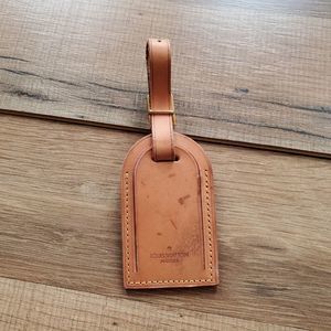 Louis Vuitton Luggage Tag D64